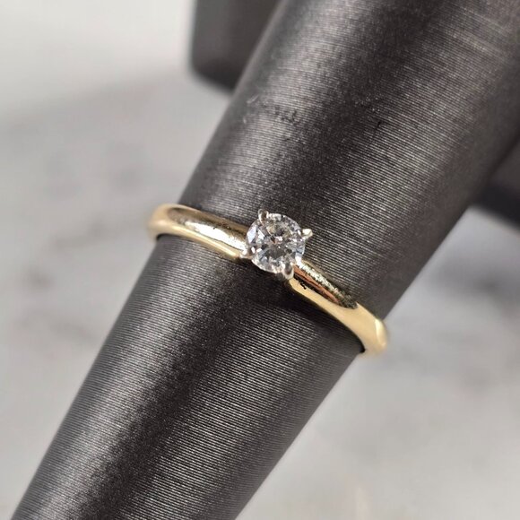 Womens Vintage Estate 14k Gold Diamond Engagement Ring 1.8g...